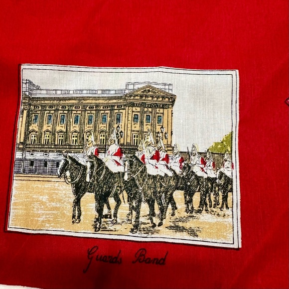 Vintage THIRKELL London Landmark Themed Red Square 25” Scarf - Picture 8 of 12